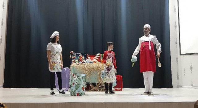 Kartepeli miniklere tiyatrolu mutluluk