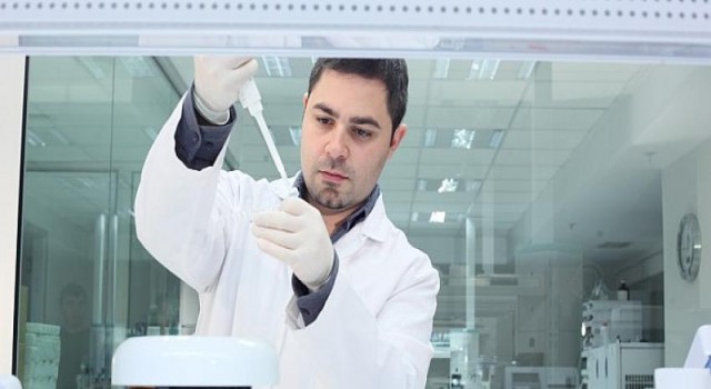 Omicron diğer varyantlara göre daha fazla mutasyon taşıyor