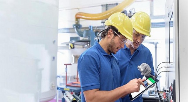 Schneider Electric OG ve AG elektrik dağıtım sistemleri için güç kullanılabilirliği ve güvenilirliğini optimize eden yeni dijital ve güç sistemi çözümleri sunuyor