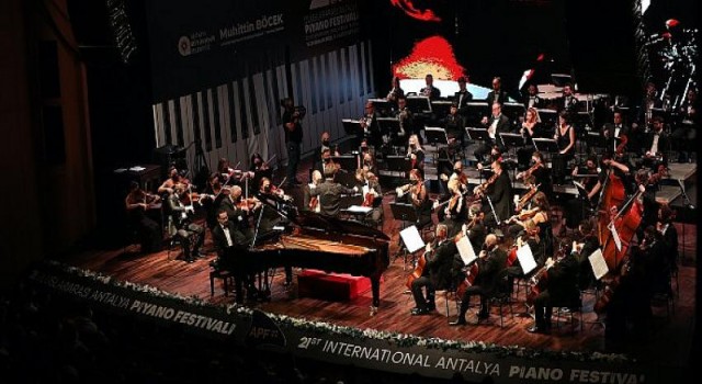 Uluslararası Antalya Piyano Festivali’nde Senfonik Gece