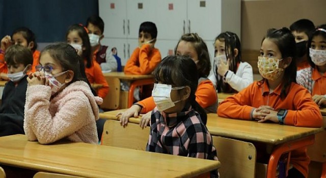 Uluslararası öğrencilerden ’’Bi’Dünya Bilgi’’