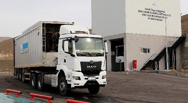 Van’da Aktarma İstasyonlarında günlük 210 ton çöp toplanıyor