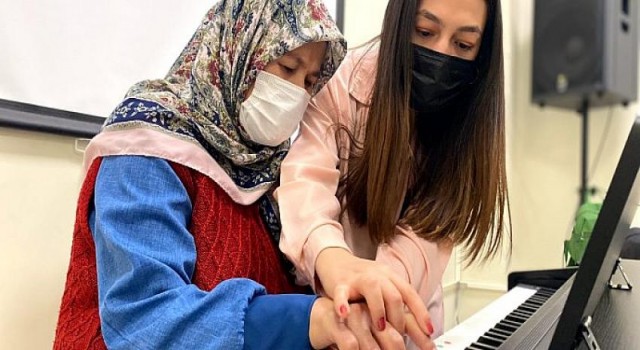 Alzaymır Hastlalarına Piyano Eğitimiyle Hafıza Jimnastiği!