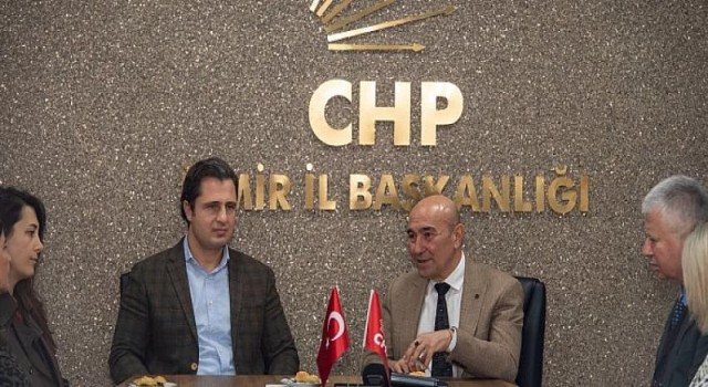 Başkan Soyer’den yeni yılın ilk ziyareti CHP İl Başkanlığı’na