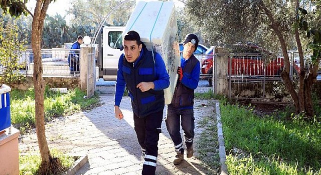 Büyükşehir Yağmur Mağdurlarının İhtiyaçlarını Karşılıyor