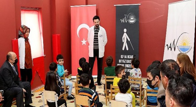 Büyükşehir’den ’Beyaz Baston Haftası’nda Miniklere Farkındalık Eğitimi