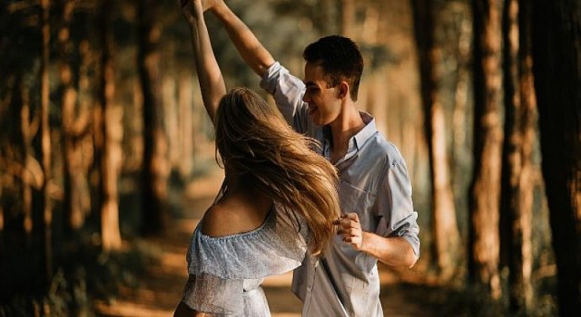 Dünyanın En Çok Flört Edilen Günü: Yılın İlk Pazarı