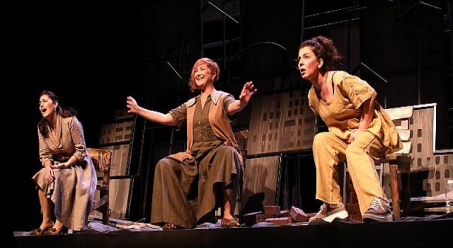 İBB Şehir Tiyatroları “Sen İstanbul’dan Daha Güzelsin” Oyunuyla Esenyurt’ta