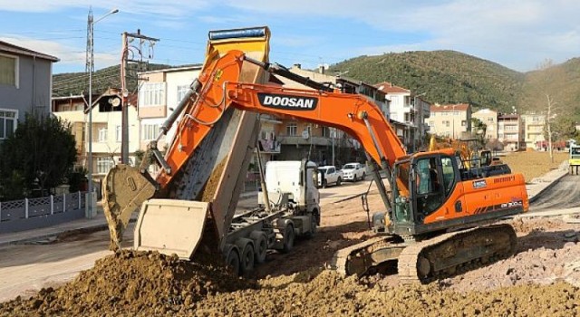 Körfez İlimtepe Kavşağında çevre düzenlemesi