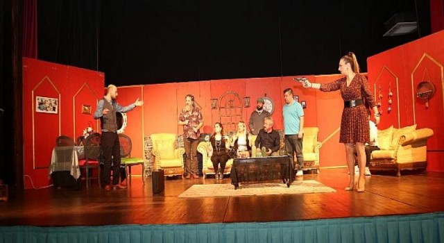 ”Kurtar Beni Damat” Bir Kez Daha Kahkahaya Boğdu