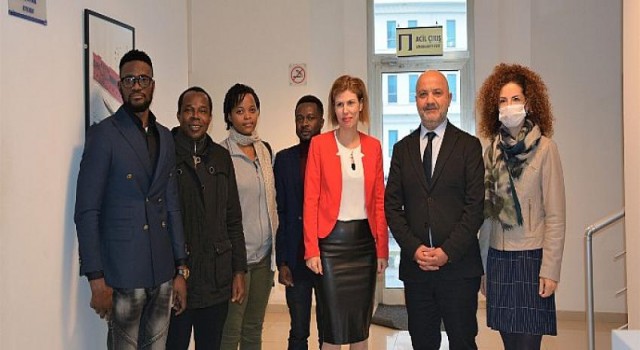 Tıbbi kararları, yapay zeka destekli “çok kriterli karar alma” modeli ile alan dünyadaki tek merkez, Yakın Doğu Üniversitesi’nde açıldı