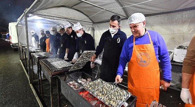 Üsküdar Belediyesi Karla Mücadele Ekiplerini Balık Ziyafetinde Buluşturdu