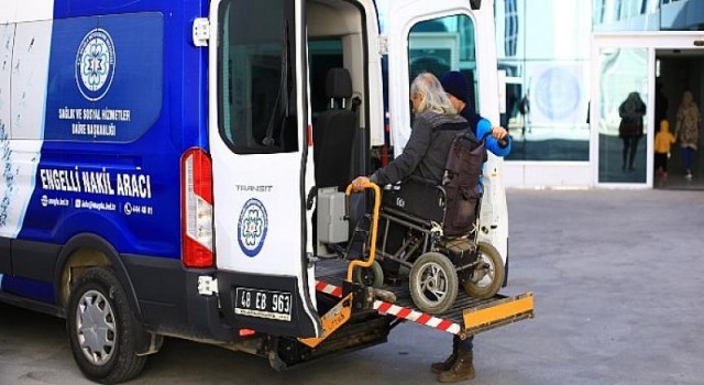 Büyükşehir’in Engelli Nakil Hizmeti takdir topluyor