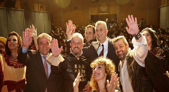 Ferhat İle Juliet Gölcüklüler’i Kahkahaya Boğdu