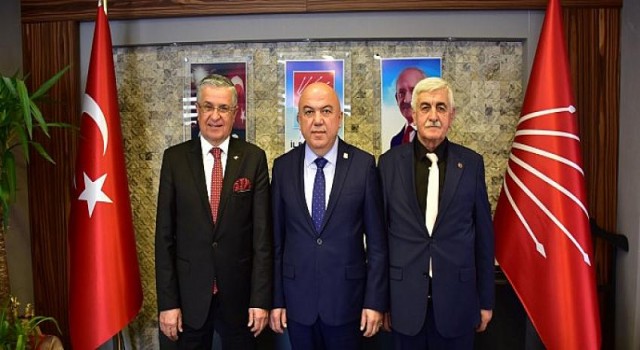 Kemer Belediye Başkanı Necati Topaloğlu, CHP Antalya İl Başkanı Nuri Cengiz’i ziyaret etti.