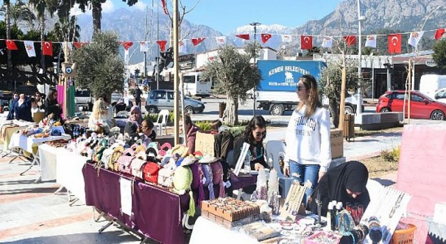 Kemer’de Üreten ev Hanımları Kermesi Düzenlendi