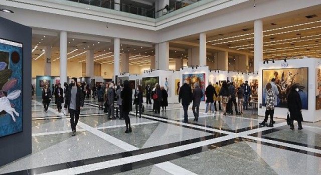 Art Ankara 8.ci Uluslararası Çağdaş Sanat Fuarı davetli ön izlemesi ile kapılarını açtı.