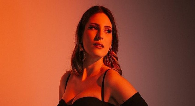 Aslı Özer’den ’Hayatın İzleri’