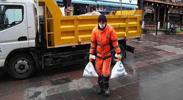Bağcılar Belediyesi Karla Mücadele Timi sahada