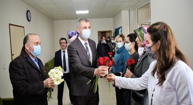 Başkan Sezer ve İlçe Başkanı Seymen Sağlık Çalışanlarının Tıp Bayramını Kutladı