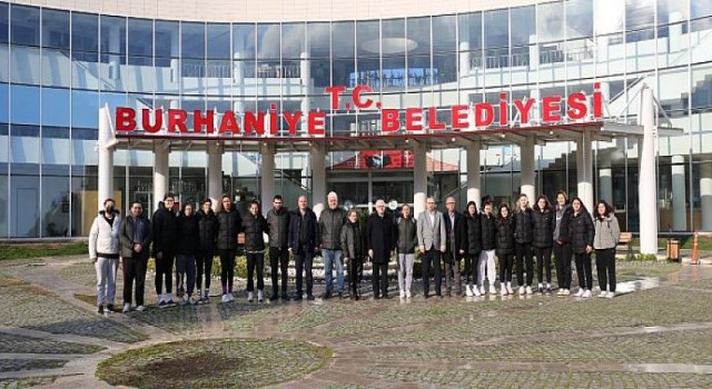 Burhaniye Belediyespor Kadın Basketbol Takımı 1. Lig Yolcusu