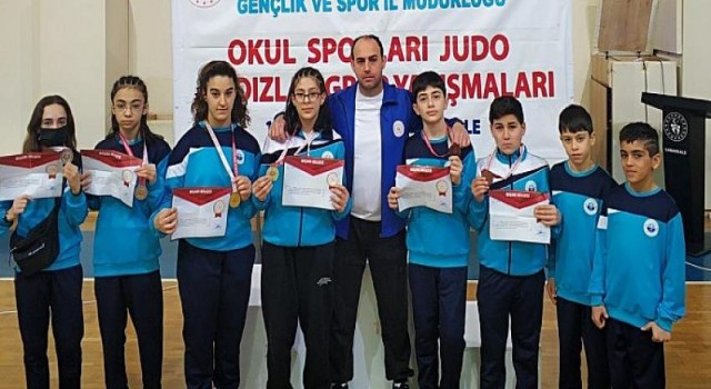 Gemlikli sporcular Çanakkale’den madalya ile döndü