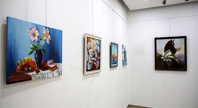 Resim Atölyesi’ne katıldılar, sergi açtılar