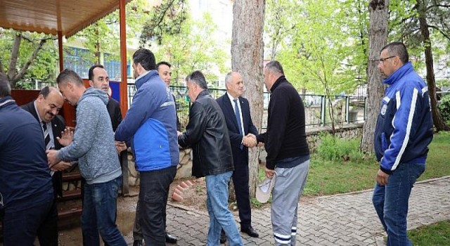Başkan Öztürk Belediye Personelleri İla Bayramlaştı