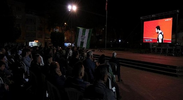 Eurocup Final Heyecanı İnegöl’de Dev Ekranla Yaşandı