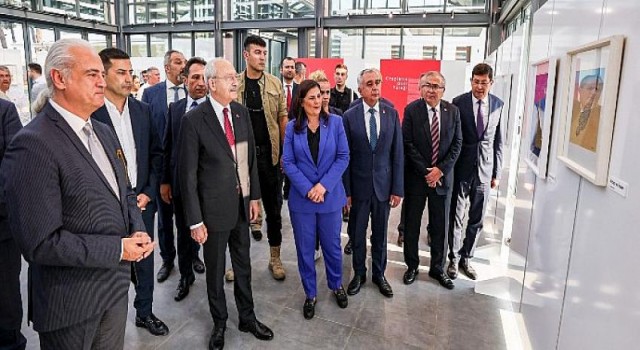 “Kitapların Gizli Yüreği” Sergisi Tekstil Park Sanat Galerisi’nde Ziyarete Açıldı