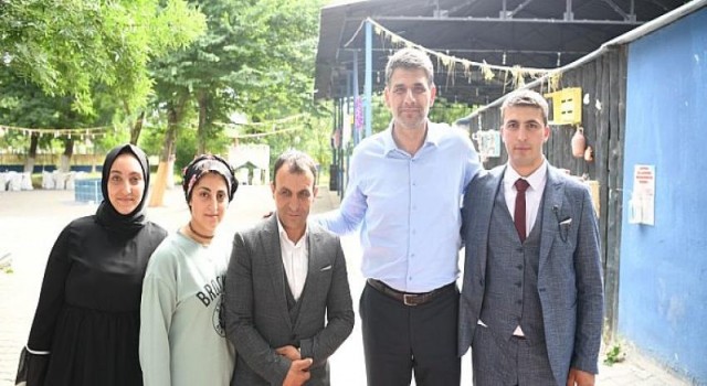 Kocaman Mutluluklara Ortak Oluyor