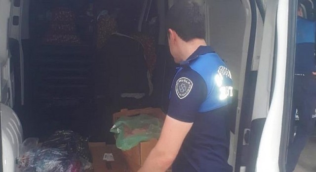 Muğla Büyükşehir Zabıtası sağlıksız etli ekmek (pide) ve tavuk eti ele geçirdi