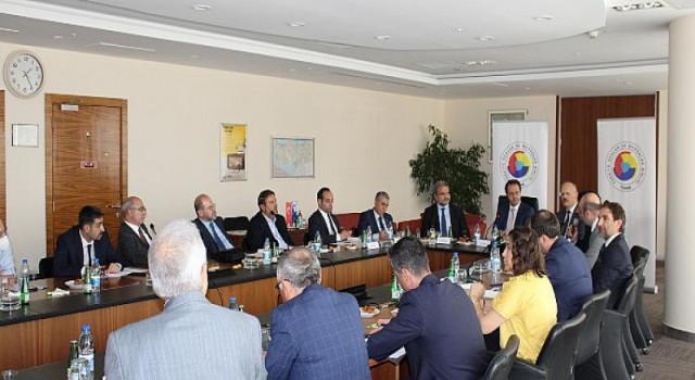 Alternatif Yakıt Kullanımının Artması ve Yenilebilir Enerji İçin Çalışıyoruz