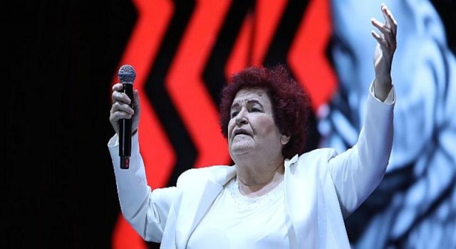 İstanbul Festivali’nde Selda Bağcan Unutulmaz Bir Konsere İmza Attı