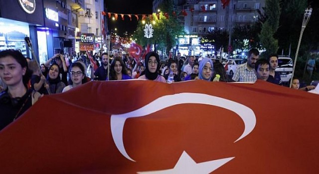 30 Ağustos Zafer Bayramı’nda Fener Alayı Düzenledi