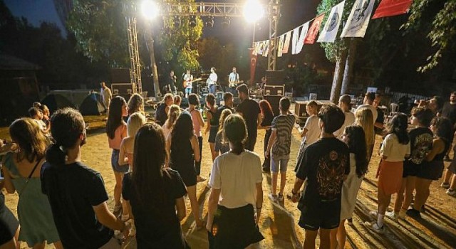 Gençlikten coşkulu 30 Ağustos kutlaması