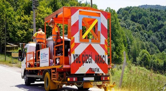 Kırsal mahalle yolları daha güvenli hale getiriliyor