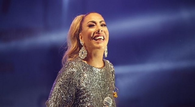 Antalya Food Fest gastronomi dünyasına ışık tutuyor Başkan Böcek festival alanında halkla buluştu Işın Karaca’dan muhteşem konser