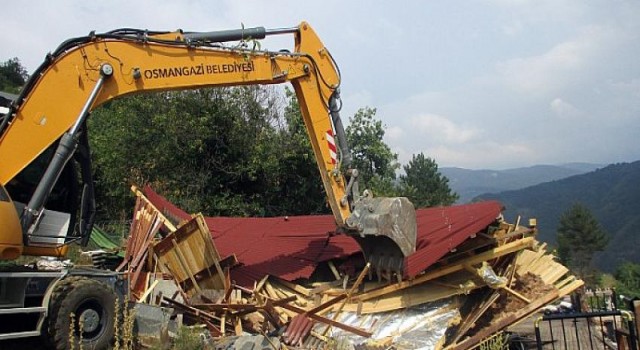 Kaçak İnşa Edilen 5 Ev Yıkıldı