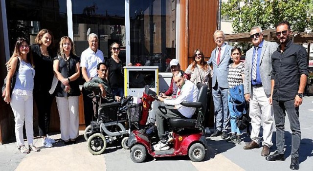 Narlıdere’de engelli şarj istasyonu kuruldu