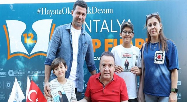 12. Antalya Kitap Fuarı üç günde binlerce ziyaretçi ağırladı