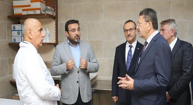 Bakan Kirişçi, Kocaeli’de Sokak Hayvanları Kasabasını ziyaret etti