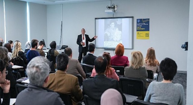 Bilim Dünyası, Haliç Üniversitesi’nin “IoTHIC 2022” Konferansında Bir Araya Geldi