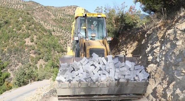 Burhaniye Kırsal Mahallelerde Bakım Çalışmaları Devam Ediyor