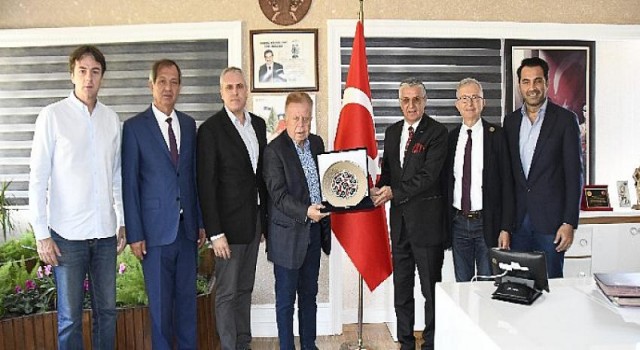 Okan’dan Başkan Topaloğlu’na ziyaret