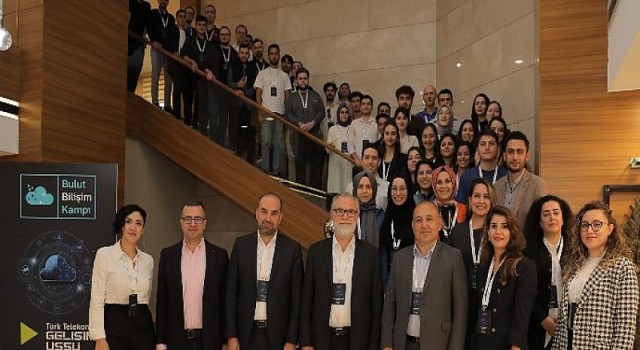 Türk Telekom bilişim uzmanları yetiştirmeye devam ediyor