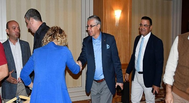 Başkan Topaloğlu CHP ve İYİ parti yönetim kurulu üyeleriyle yemekte bir araya geldi