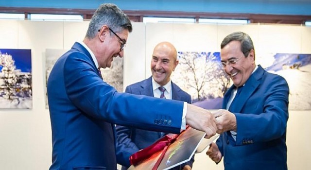 İzmir’de Kar Sesi sergisi açıldı