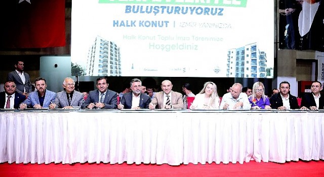 Bayraklı&#39;da &apos;Halk Konut&#39; ofisi yüzleri güldürdü