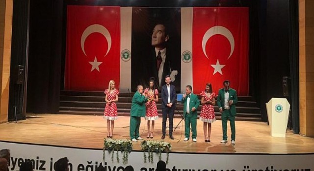 Kocaeli Büyükşehir’den öğrencilere finaller öncesi moral konseri